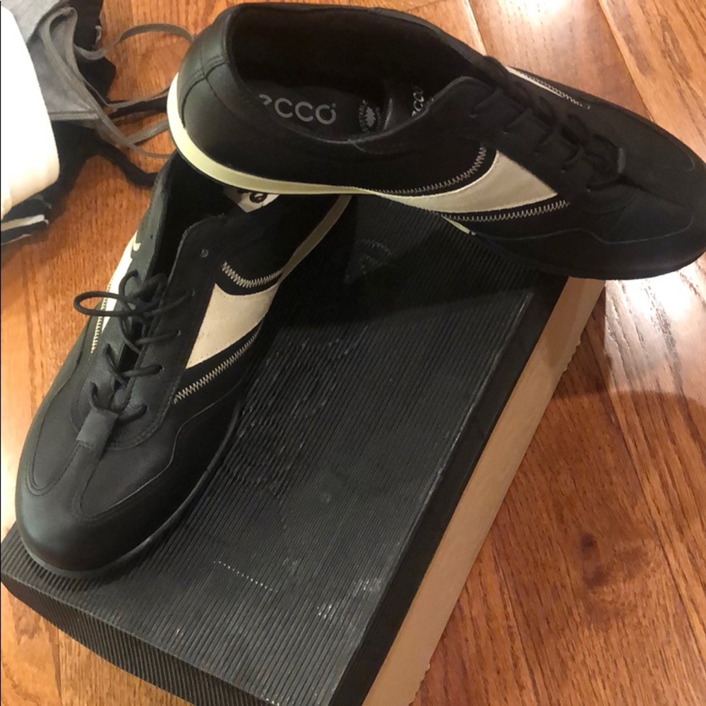 Super comfy! Brand new with original box!